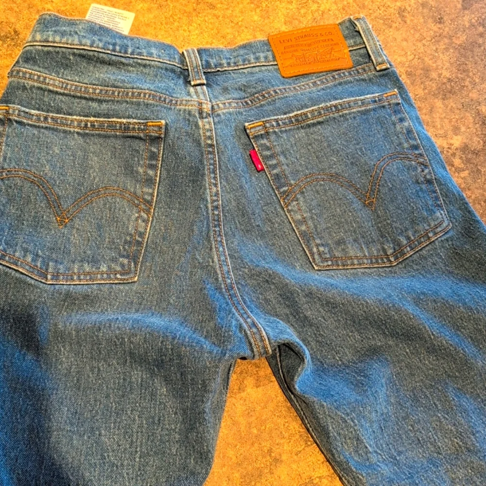 Levi's Wedgie jeans - Picture 2 of 6